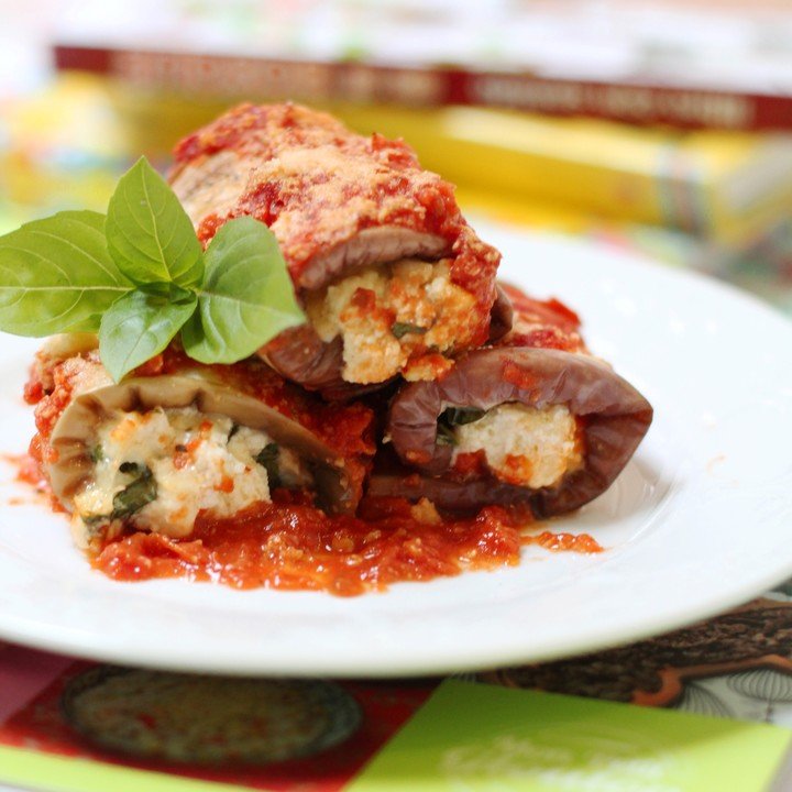 Distintos, los canelones de berenjenas o berenjenas rellenas.