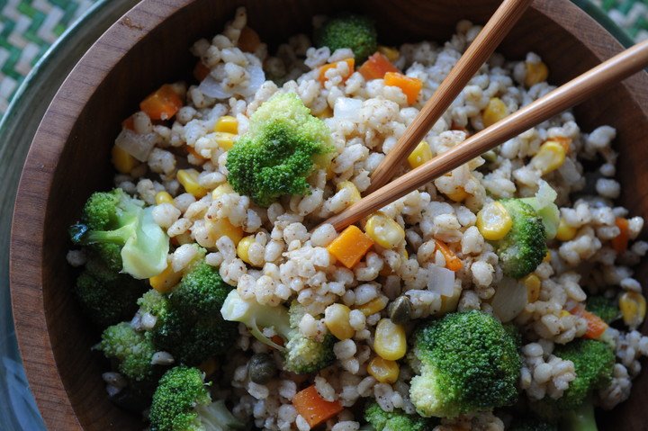 Cebada con alcaparras y mostaza. Foto: Leo Vaca.