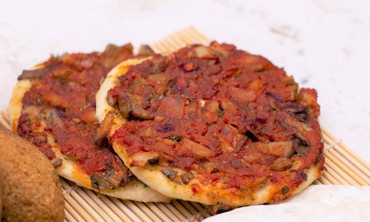 Receta de Lajmayin de girgolas. Foto: @laposguerra.