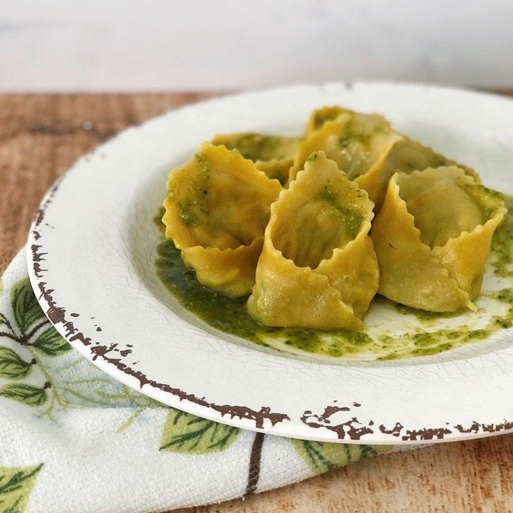 Tortellinis de curcuma y pollo. Foto: @angie.cocina