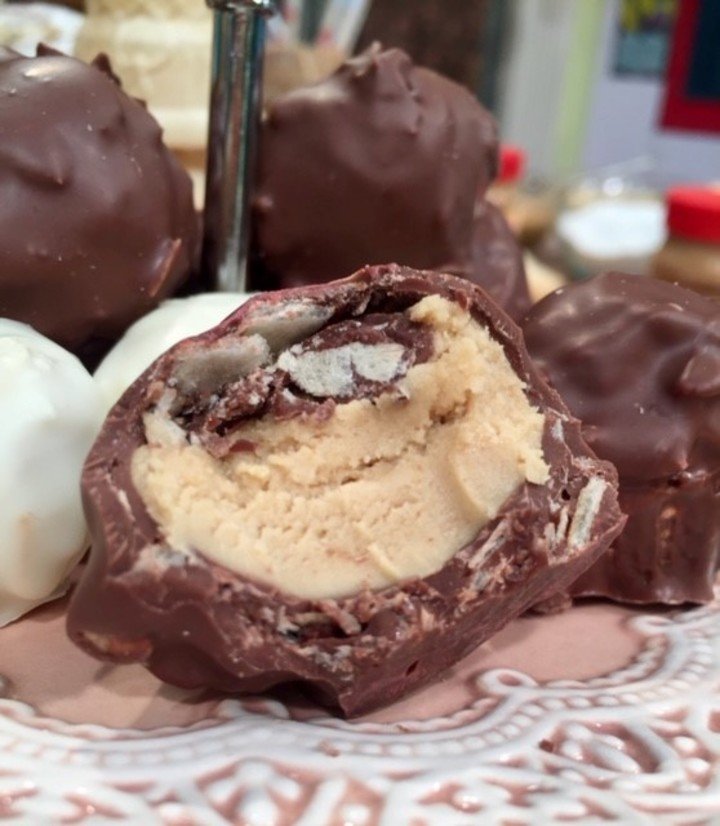 Bombon relleno tipo Bon o Bon.