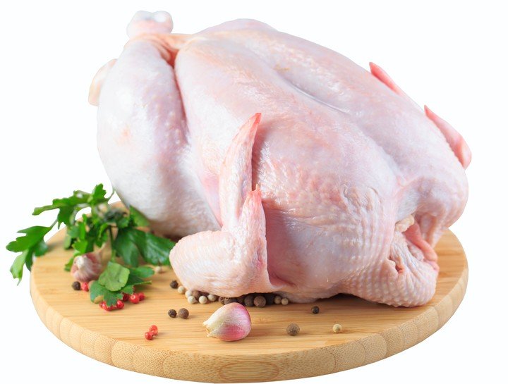 El pollo de campo tiene la carne mas firme. Foto: Shutterstock.